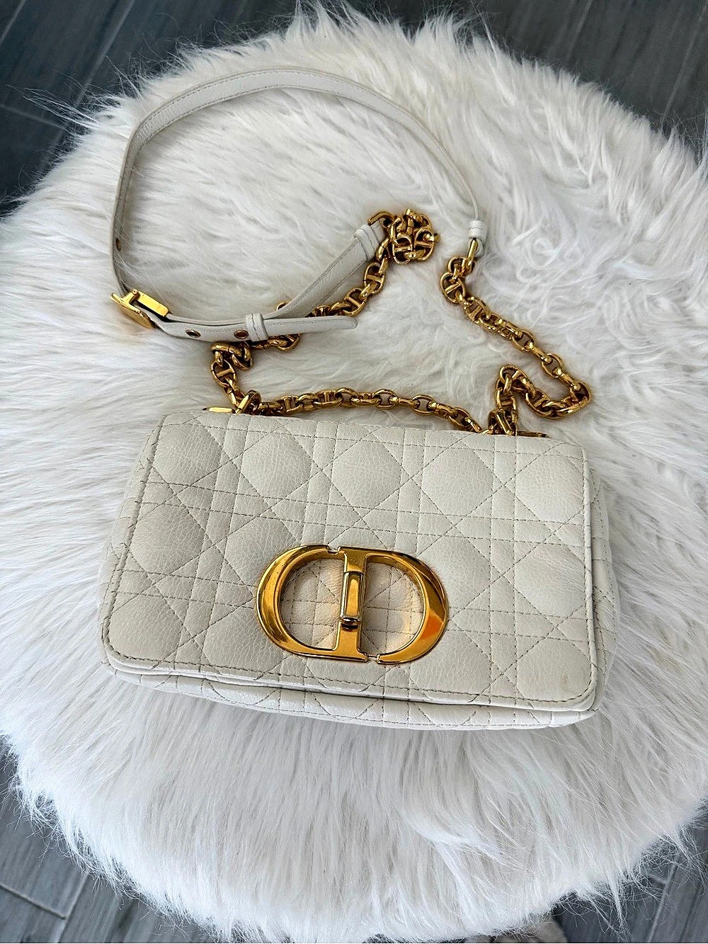 Christian Dior 30 Montaigne Shoulder Bag White Gold Hardware